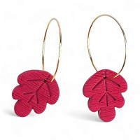 Ατσάλινα σκουλαρίκια κρίκοι με χειροποίητα ανάγλυφα κίτρινα μπορντό φύλλα από πολυμερικό πηλό Fall Colorblock